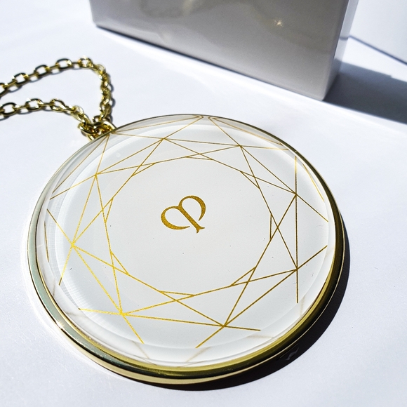 Clé de Peau Beauté Original mirror (gold) - Picture 2 of 5